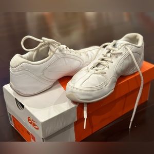 Nike cheerleading shoes